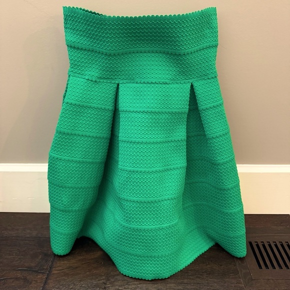 H&M Vibrant Green Knit Skirt - Picture 6 of 6